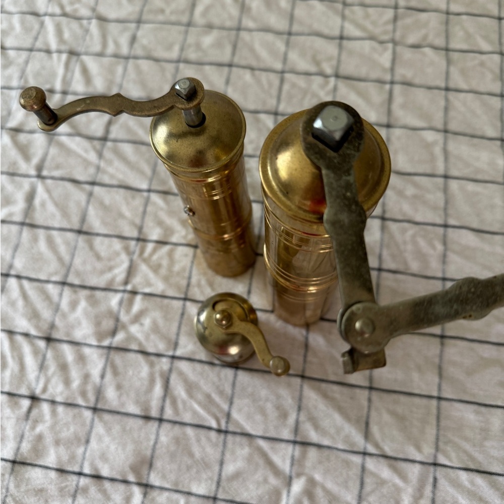 Gold Pepper Mill Set - Picture 2 of 7